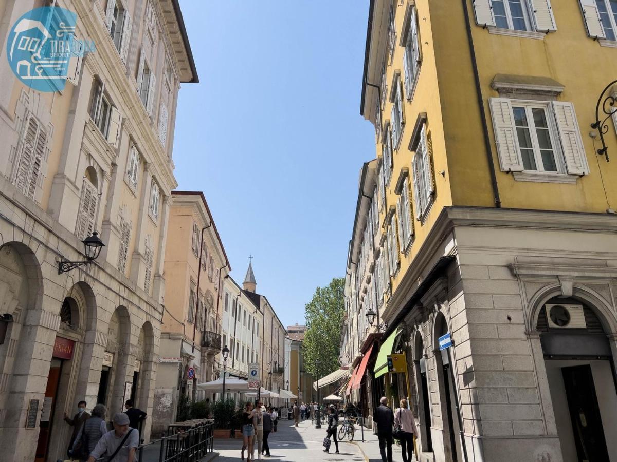 Appartamento Cavana 3 Tirabora Short Rent Trieste Esterno foto